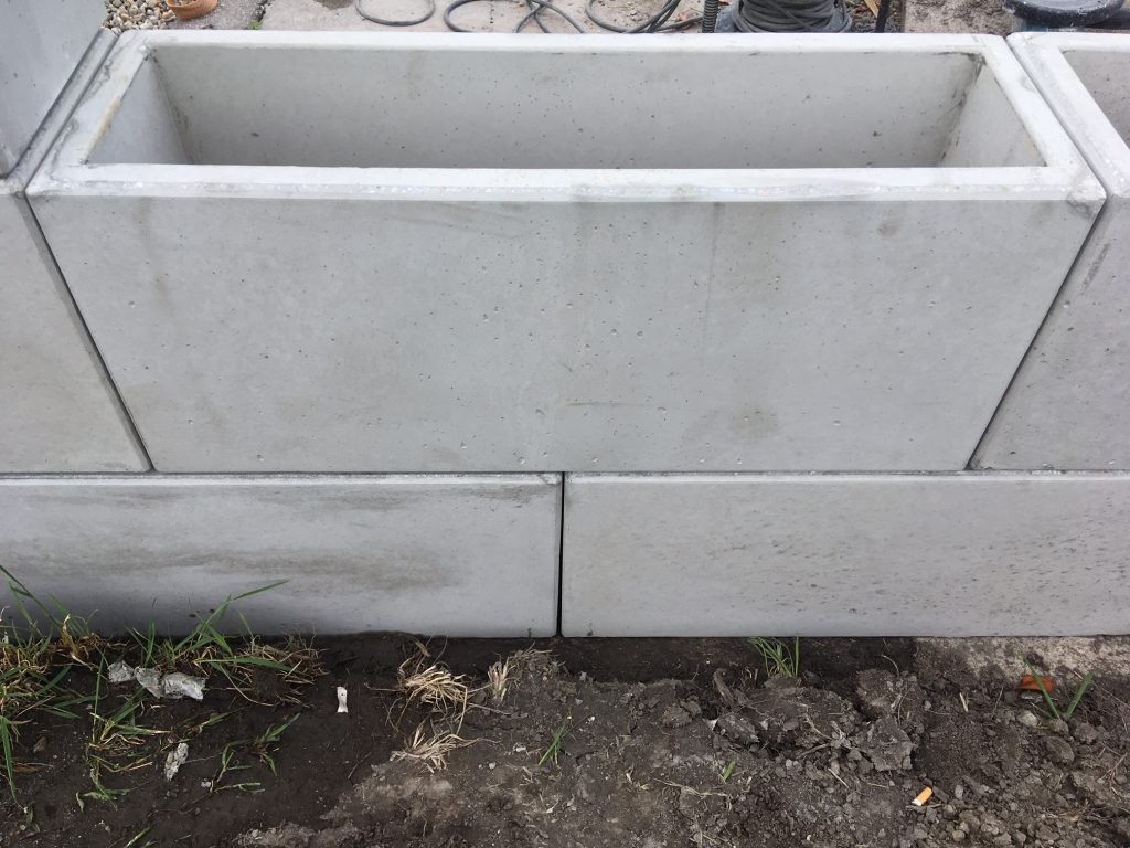 Schalungsstein Sichtbeton MODERN 80x33x25 cm LunaGarten