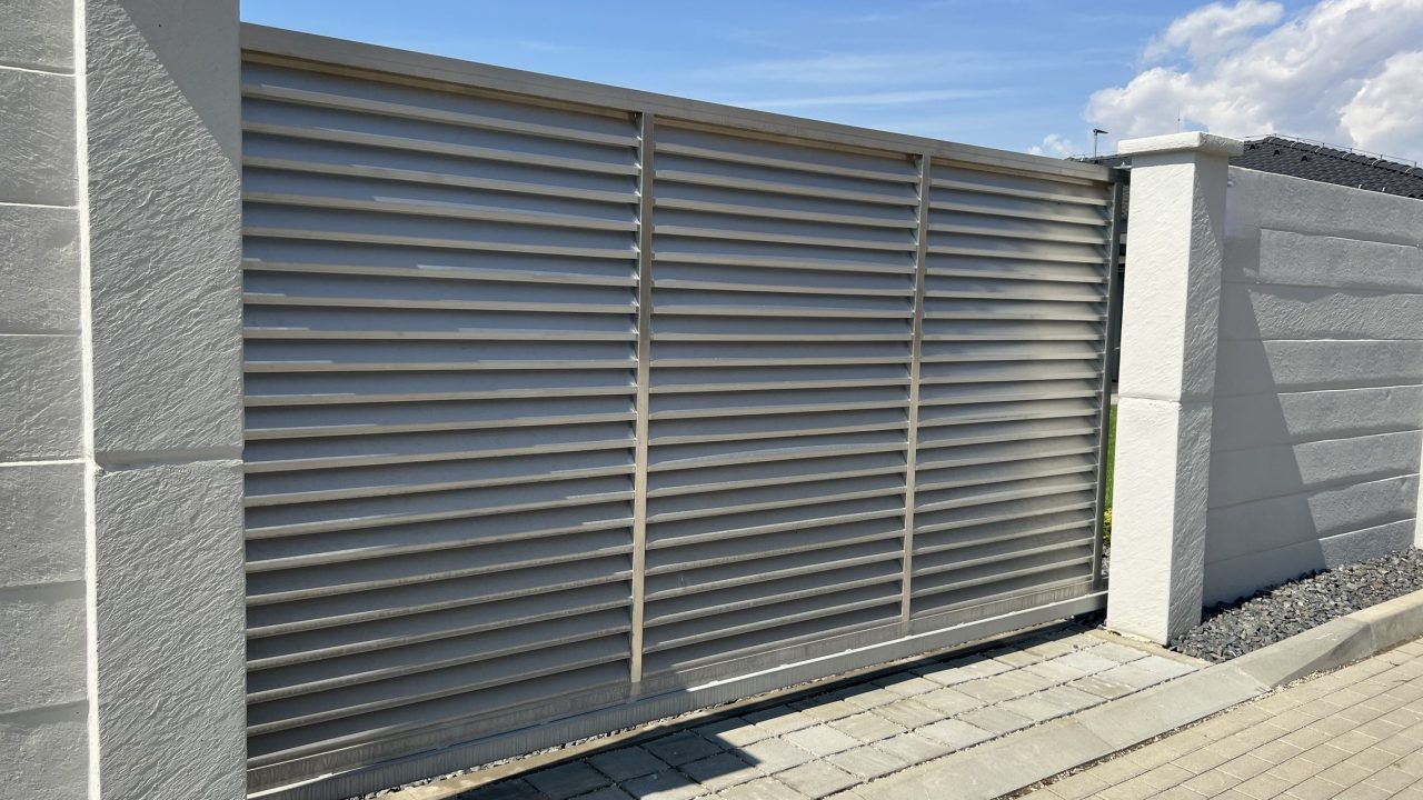 LunaGarten Beton-Zäune und Tipps für die Gestaltung von Toren für Betonzäune